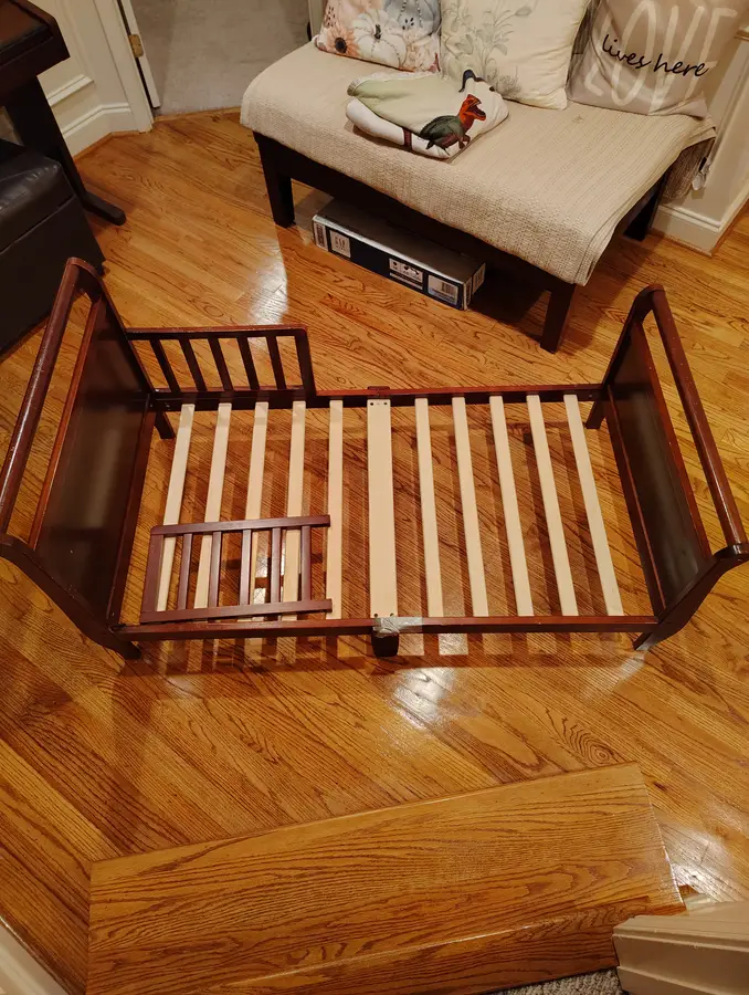 Expresso Toddler Sleigh Bed — Good for $65 (Local pickup only)